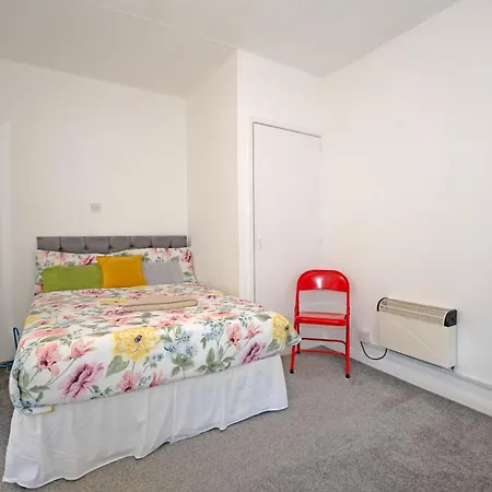 Flat In Clapham Budget Friendly Stay Londra Esterno foto